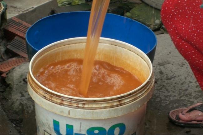 Cách xử lý nước giếng khoan bị vàng